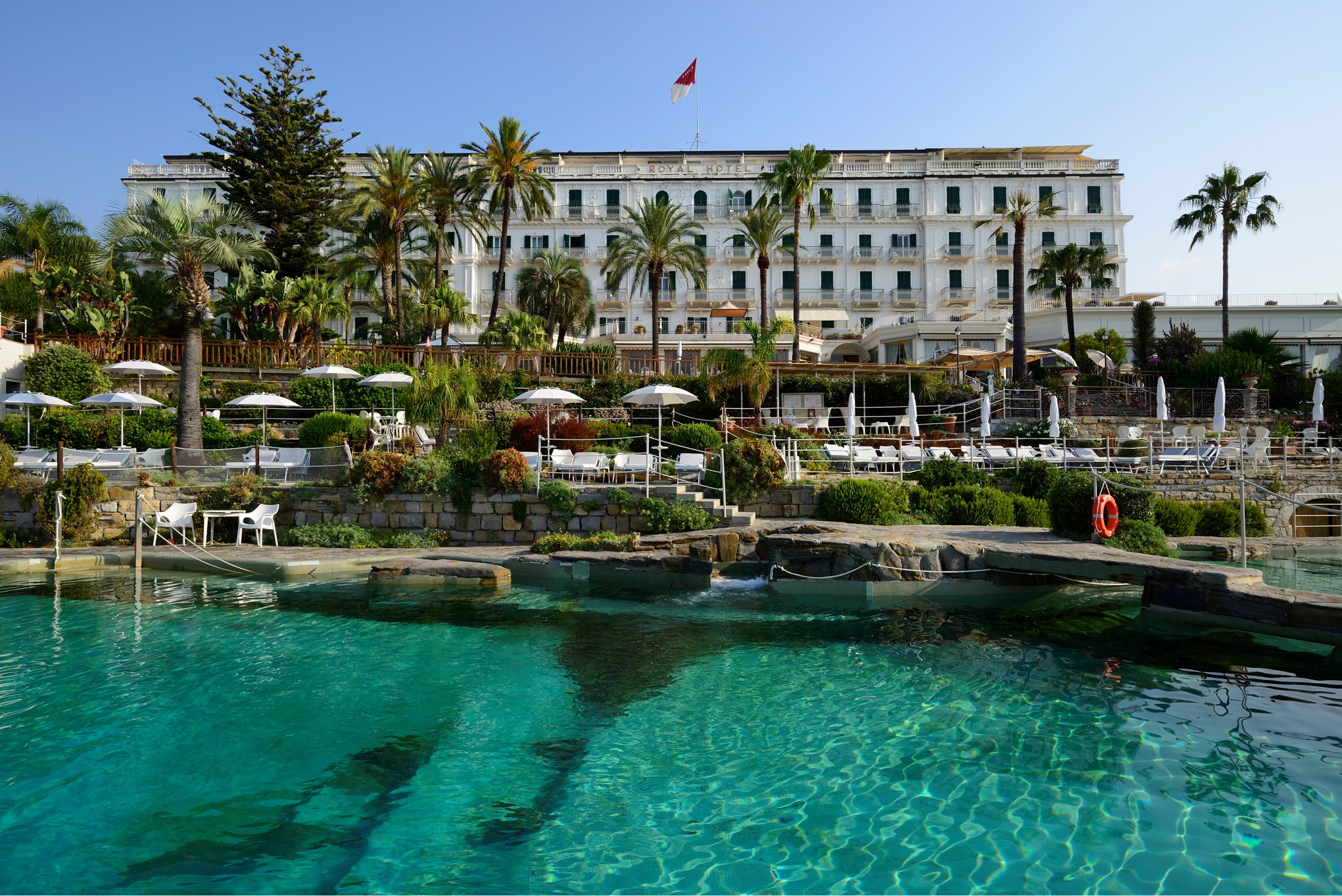 Royal-Hotel-Sanremo-Beyond-the-Magazine