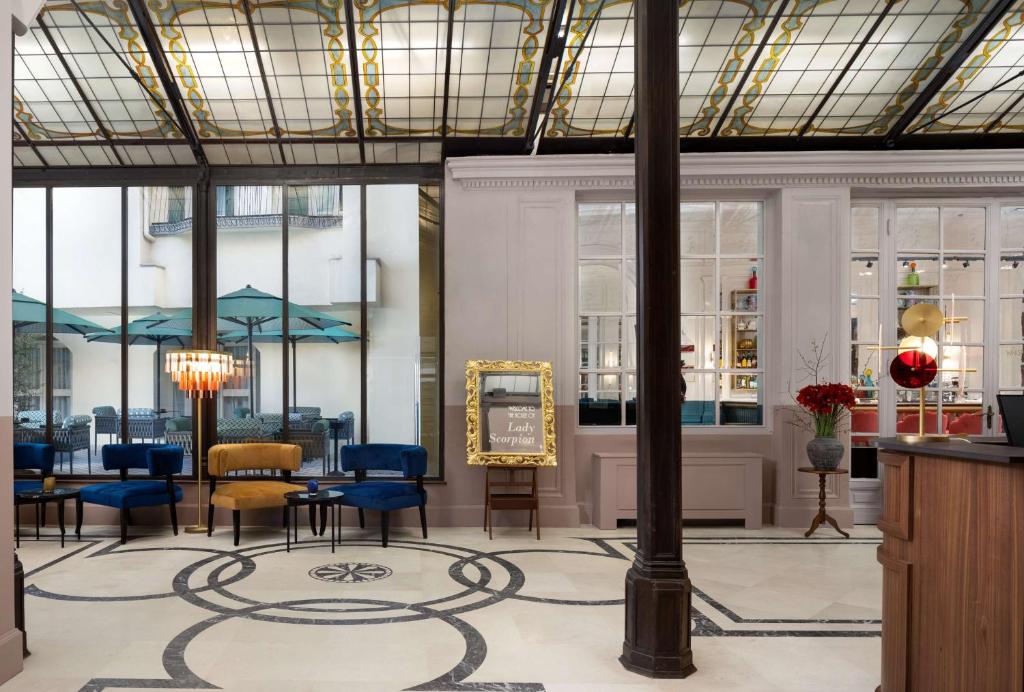 Anglo American Hotel Florence, Curio Collection by Hilton, articolo su Beyond the Magazine