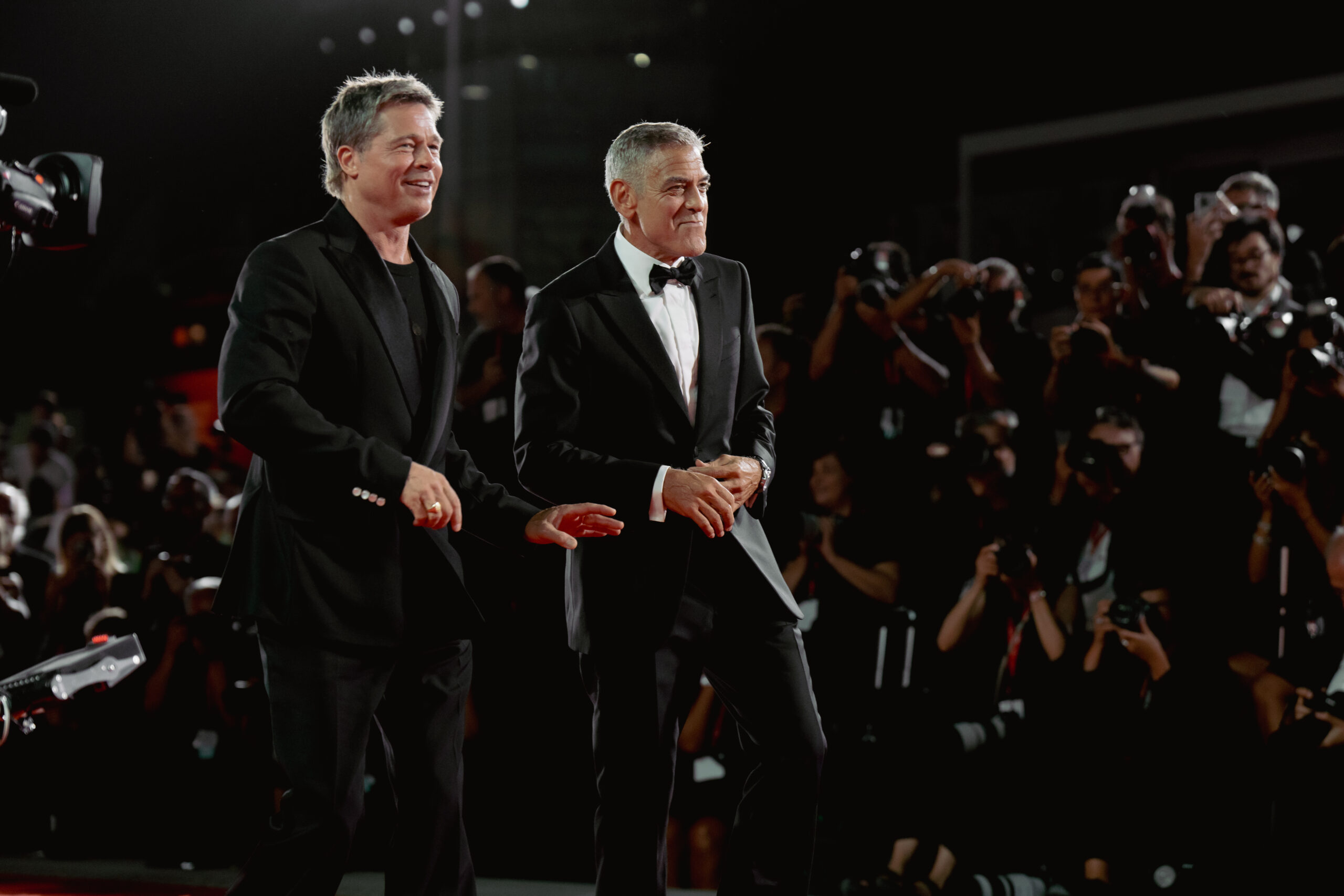 Brad Pitt, George Clooney, Wolfs, Premiere, Venezia 81, articolo su Beyond the Magazine